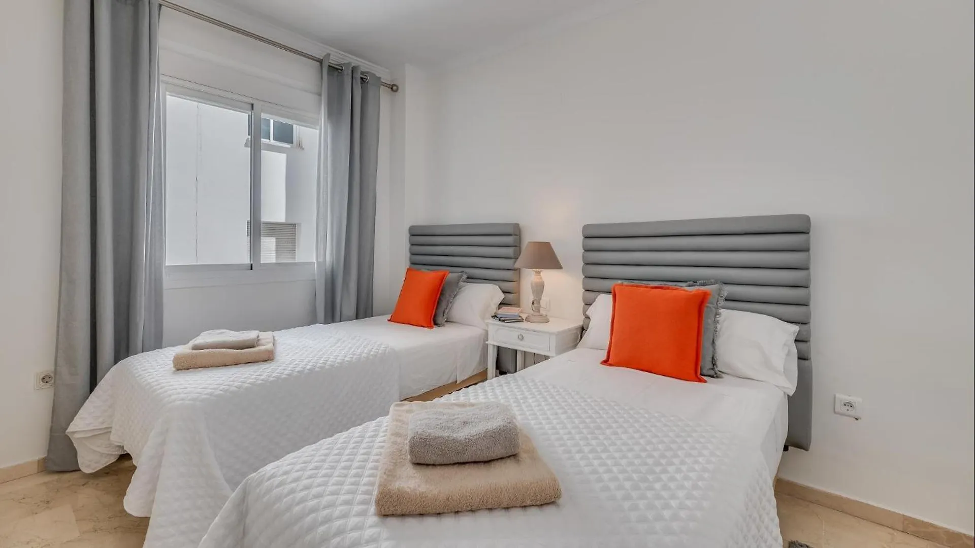Mediterranean Getaway Seaviews At Puerto Banus Marbella
